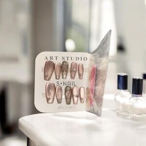 Art Studio Rose Gold Rhinestone Press-On Nails